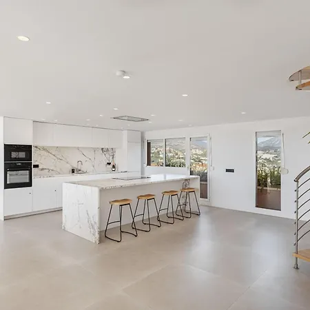 Heated Rooftop Pool Penthouse Views Magna *